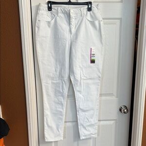 No Boundaries White High Rise Jeans
